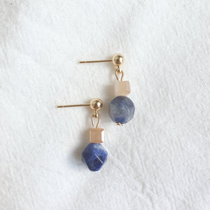 [Earrings: CAMAS] Logic + Intelligence + Emotional balance